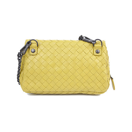香港Bottega Veneta女士单肩包 羊皮翻盖磁扣斜背包310774 V0016 香港Bottega Veneta女士单肩包 羊皮翻盖磁扣斜背包310774 V0016