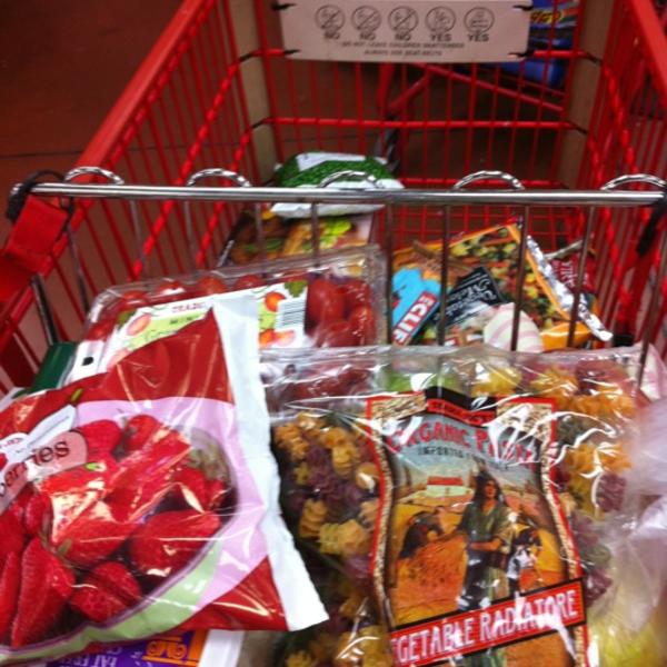 Photo taken at Trader Joe's by Megan W. on 11/12/2011-美国密歇根州安娜堡体育场大道西2398 Photo taken at Trader Joe's by Megan W. on 11/12/2011