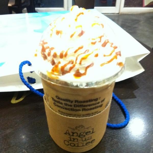 Photo taken at 롯데마트 (Lotte Mart) by Yerim S. on 2/21/2012