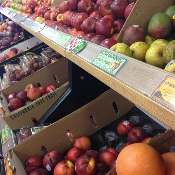 Photo taken at Trader Joe's by Matthew C. on 7/18/2013-华盛顿州西雅图麦迪逊大街1700号 Photo taken at Trader Joe's by Matthew C. on 7/18/2013