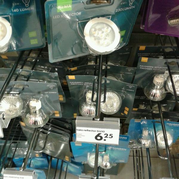 Photo taken at HEMA by Bea T. on 10/18/2014-荷兰北布拉班特省埃因霍温文赛尔斯市场47号 Photo taken at HEMA by Bea T. on 10/18/2014