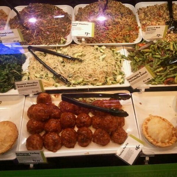 Photo taken at Whole Foods Market by Bizzle E. on 5/8/2012-加尼福尼亚圣罗莎 城市 康涅狄格R390(在盖尔南韦尔路) Photo taken at Whole Foods Market by Bizzle E. on 5/8/2012