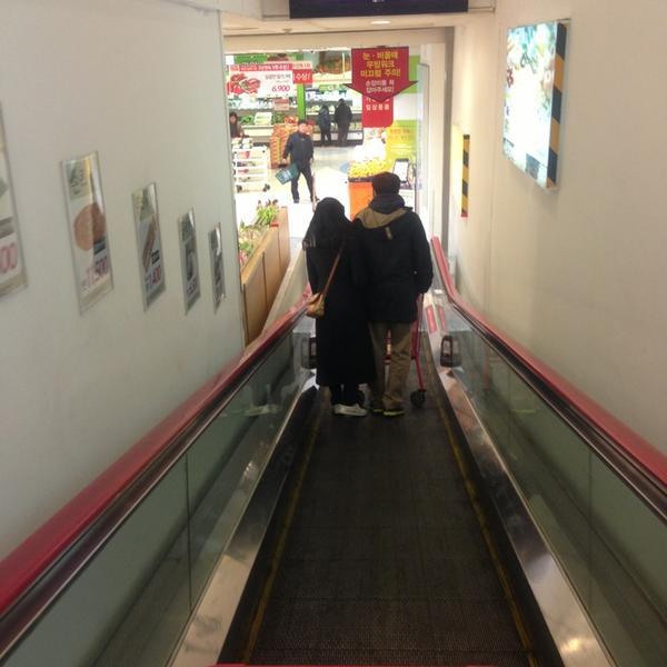 Photo taken at 롯데마트 (LOTTE Mart) by MeMe O. on 12/25/2012