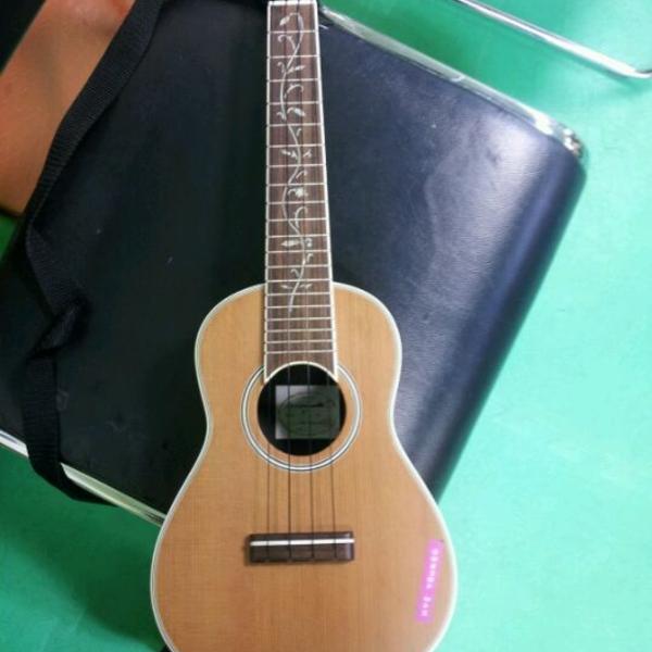 Photo taken at 롯데마트 (LOTTE Mart) by HyeYoung Valeria on 12/2/2011