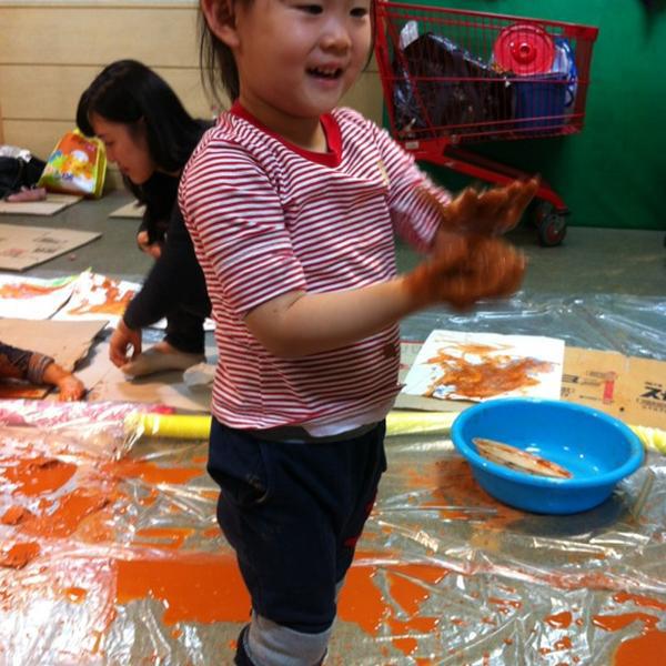 Photo taken at 롯데마트 (LOTTE Mart) by woo-young J. on 11/4/2012