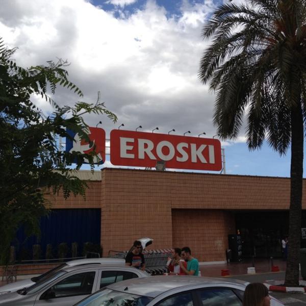 Photo taken at Supermercado Eroski Infante by Fran V. on 5/4/2012