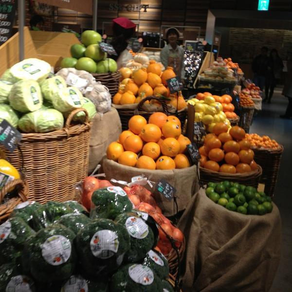 Photo taken at SSG FOOD MARKET by David K. on 1/19/2013-首尔特别市江南区清潭洞442号 SSG食品超市 Photo taken at SSG FOOD MARKET by David K. on 1/19/2013