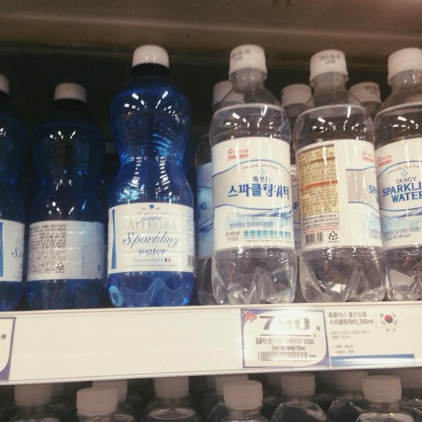 Photo taken at 홈플러스 (Home Plus) by zZenie on 11/28/2014-庆尚南道昌原市斗大洞415 Photo taken at 홈플러스 (Home Plus) by zZenie on 11/28/2014