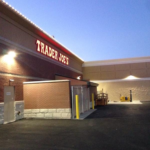 Photo taken at Trader Joe's by Jibreel R. on 10/11/2013-美国纽约州水牛城尼亚加拉大瀑布大道1565 Photo taken at Trader Joe's by Jibreel R. on 10/11/2013