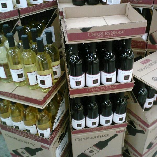 Photo taken at Trader Joe's by Mark B. on 1/30/2013-加尼福尼亚 圣安娜布里斯托尔街3329(西麦克阿瑟大道) Photo taken at Trader Joe's by Mark B. on 1/30/2013