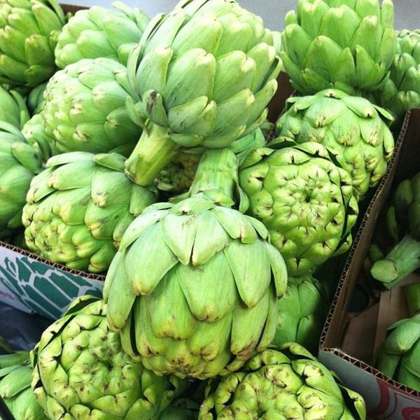 Photo taken at Trader Joe's by Angie C. on 4/19/2013-加尼福尼亚 圣安娜布里斯托尔街3329(西麦克阿瑟大道) Photo taken at Trader Joe's by Angie C. on 4/19/2013