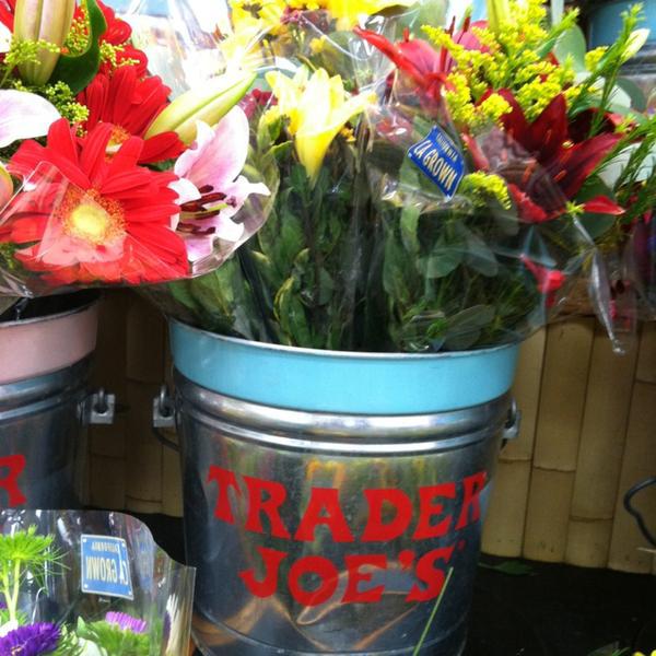 Photo taken at Trader Joe's by Sally D. on 6/30/2013-加尼福尼亚 圣安娜布里斯托尔街3329(西麦克阿瑟大道) Photo taken at Trader Joe's by Sally D. on 6/30/2013