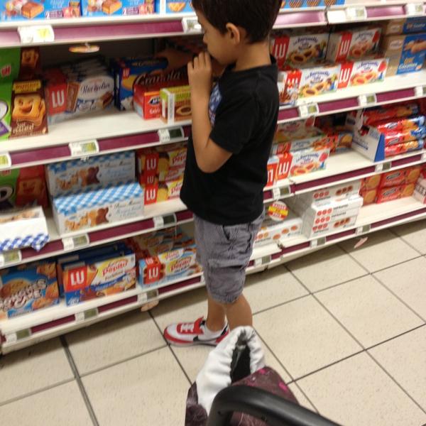 Photo taken at Monoprix by Duc d. on 9/21/2013