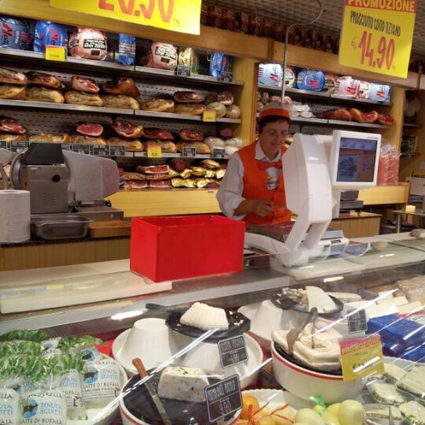 Photo taken at Bennet by Marco G. on 9/21/2012-意大利伦巴第科莫阿夏戈大街2 Photo taken at Bennet by Marco G. on 9/21/2012