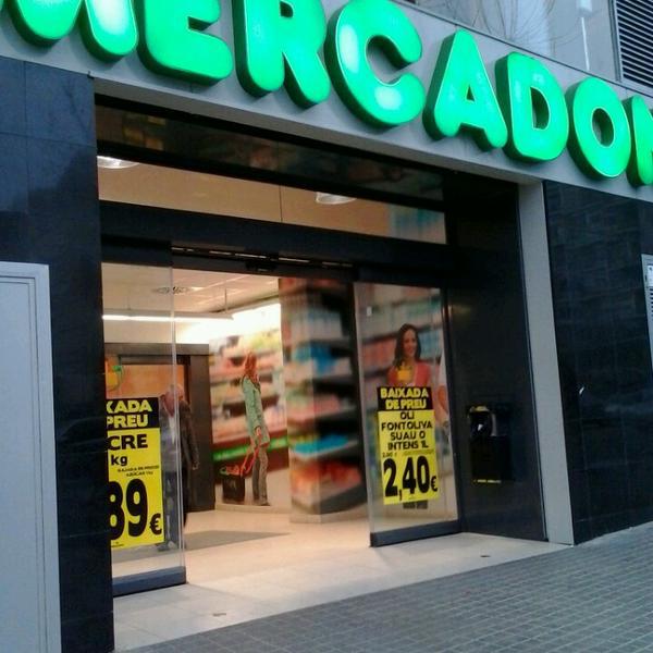 Photo taken at Mercadona by David V. on 3/11/2014