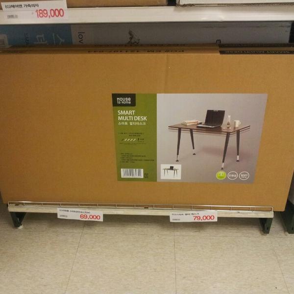 Photo taken at 이마트 (e-mart) by 승훈 이. on 4/6/2013