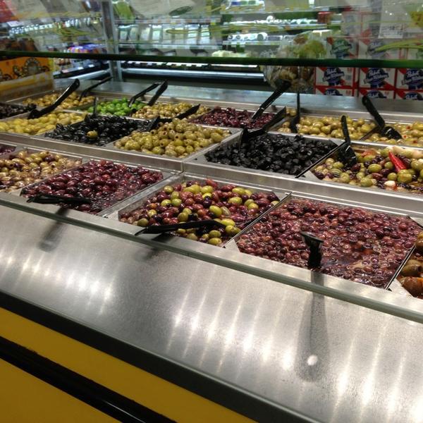 Photo taken at Whole Foods Market by Tamara on 7/17/2013-加利福尼亚州旧金山海洋大道1150号 Photo taken at Whole Foods Market by Tamara on 7/17/2013