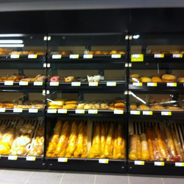 Photo taken at Proxy Delhaize by Nele J. on 8/12/2013