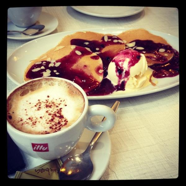 Photo taken at El Corte Inglés by Héctor M. S. on 11/2/2012