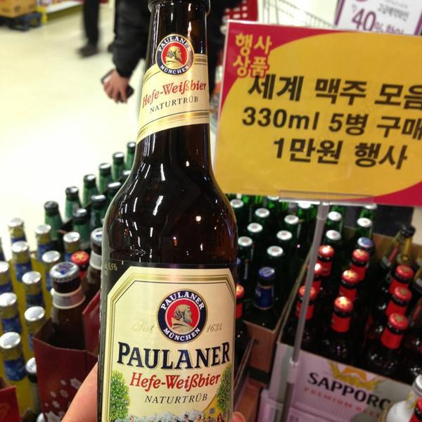 Photo taken at 홈플러스 (Home plus) by Joony. P. on 12/16/2013