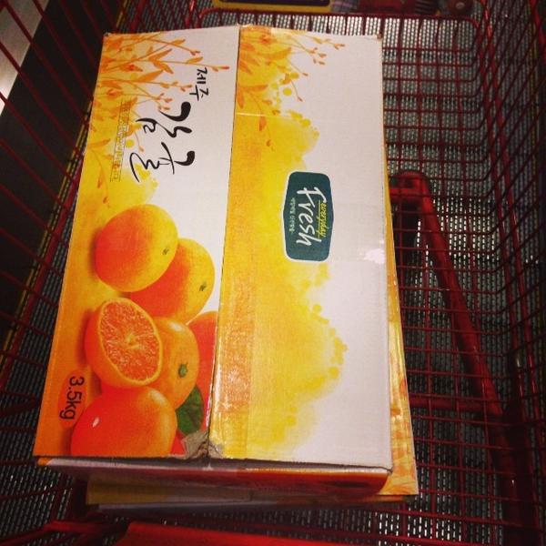 Photo taken at 롯데마트 LOTTE MART by 05 Y. on 11/5/2013