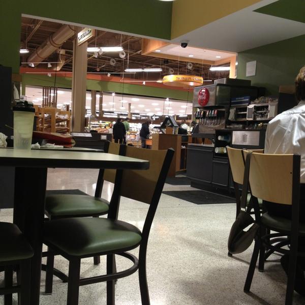 Photo taken at Publix Super Market at Northshore Town Center by @jason_ on 2/8/2013-美国田纳西州诺克斯维尔镇中心大道2010 Photo taken at Publix Super Market at Northshore Town Center by @jason_ on 2/8/2013