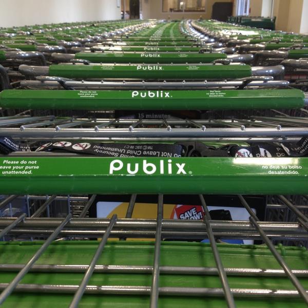 Photo taken at Publix Super Market at Northshore Town Center by @jason_ on 2/15/2013-美国田纳西州诺克斯维尔镇中心大道2010 Photo taken at Publix Super Market at Northshore Town Center by @jason_ on 2/15/2013