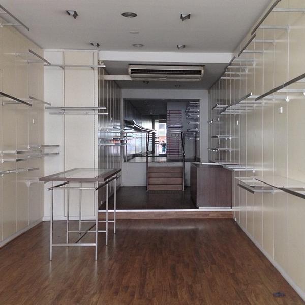 Photo taken at Coles by s2 a. on 10/30/2012-澳大利亚维多利亚州墨尔本里奇蒙德教堂街240 Photo taken at Coles by s2 a. on 10/30/2012