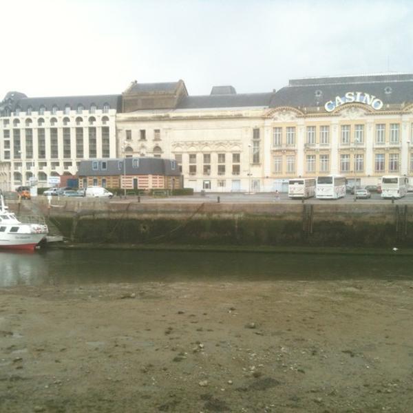 Photo taken at Casino Barrière de Trouville by Frédéric C. on 5/30/2012-法国下诺曼底滨海特鲁维尔福煦元帅广场 Photo taken at Casino Barrière de Trouville by Frédéric C. on 5/30/2012