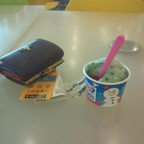 Photo taken at 이마트 (e-mart) by 다경 박. on 8/28/2011-釜山广域市沙上区17易买得超市 Photo taken at 이마트 (e-mart) by 다경 박. on 8/28/2011