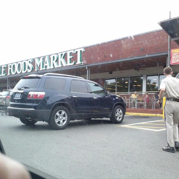 Photo taken at Whole Foods by LaMont'e B. on 8/27/2013-北卡罗莱纳 德罕621宽街(西主街道) Photo taken at Whole Foods by LaMont'e B. on 8/27/2013