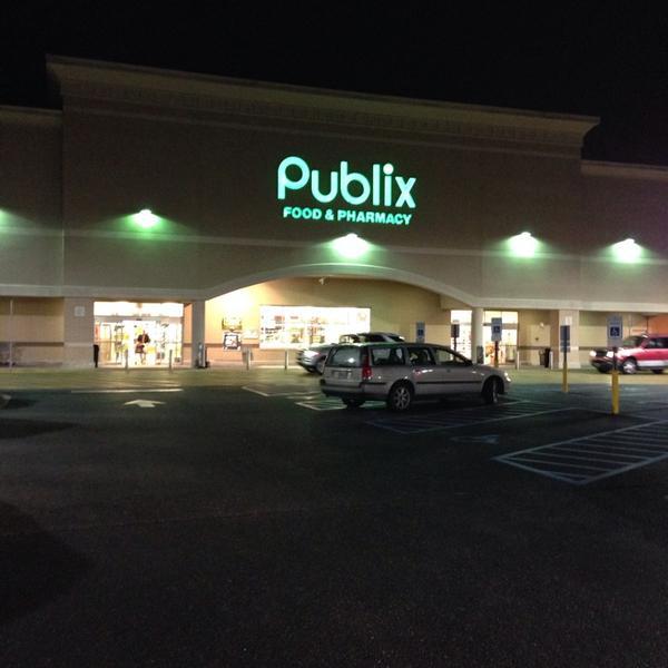 Photo taken at Publix by Chuck N. on 2/12/2014