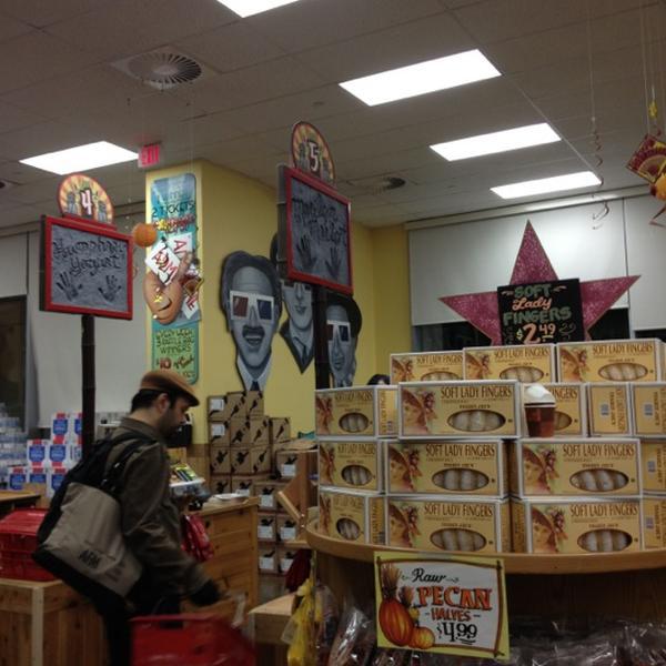 Photo taken at Trader Joe's by Brian H. on 11/8/2012-美国加利福尼亚州洛杉矶藤街1600 Photo taken at Trader Joe's by Brian H. on 11/8/2012