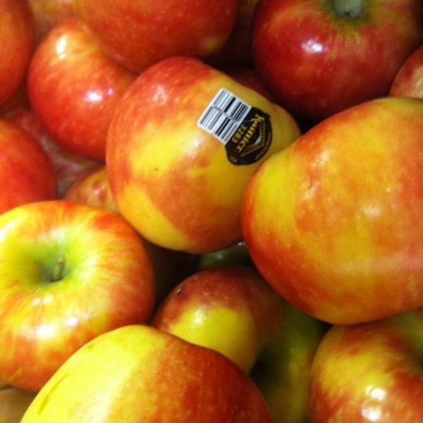 Photo taken at Whole Foods Market by Mariana W. on 4/21/2012-科罗拉多科罗拉多斯普林斯学院大道7635(在集市铂) Photo taken at Whole Foods Market by Mariana W. on 4/21/2012