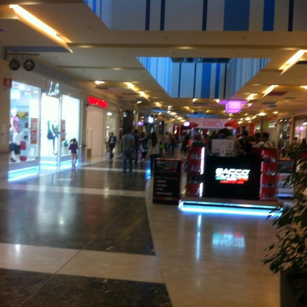 Photo taken at Auchan - Centro Commerciale Porte di Catania by Valerio R. on 5/19/2013-意大利西西里岛卡塔尼亚192国道盖索比安科84+500公里 Photo taken at Auchan - Centro Commerciale Porte di Catania by Valerio R. on 5/19/2013