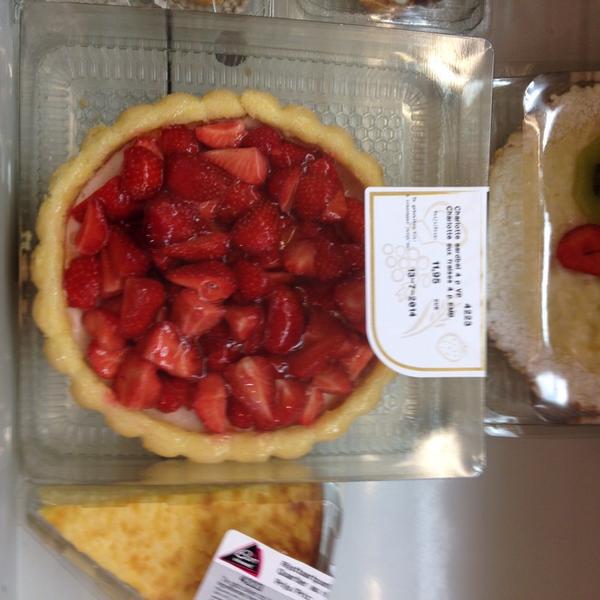 Photo taken at Smatch by Sabine V. on 7/12/2014