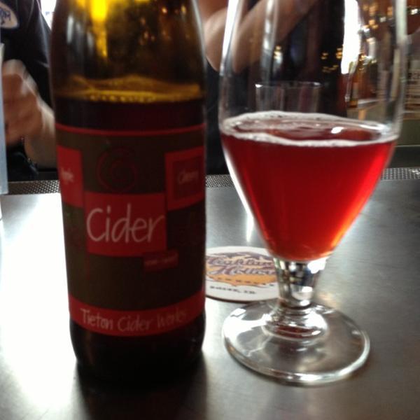 Photo taken at Whole Foods Market by -爱达荷 博伊西百老汇大道401(前街) Photo taken at Whole Foods Market by