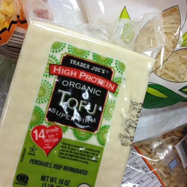 Photo taken at Trader Joe's by Mandy D. on 4/14/2013-密歇根州格罗斯波因特克切弗尔大道17028号(在圣母玛利亚大街) Photo taken at Trader Joe's by Mandy D. on 4/14/2013