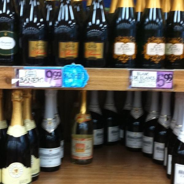 Photo taken at Trader Joe's by Chris S. on 5/17/2012-佐治亚州亚特兰大梦露博士东北931(在第八街东北) Photo taken at Trader Joe's by Chris S. on 5/17/2012