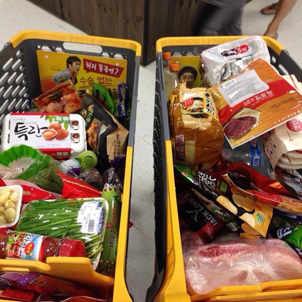 Photo taken at 이마트 / E-Mart by Inji K. on 7/13/2013-首尔特别市机场74易买得超市 Photo taken at 이마트 / E-Mart by Inji K. on 7/13/2013