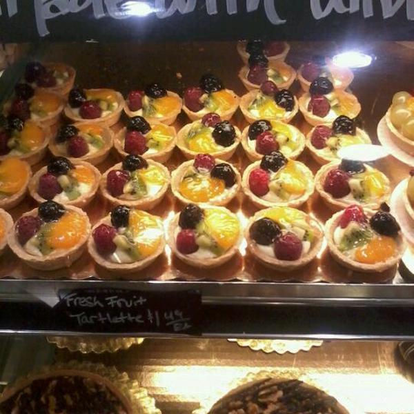 Photo taken at Whole Foods Market by Audrey S. on 1/14/2012-田纳西州纳什维尔市希尔斯伯勒帕克(在沃菲尔德区)4021 Photo taken at Whole Foods Market by Audrey S. on 1/14/2012