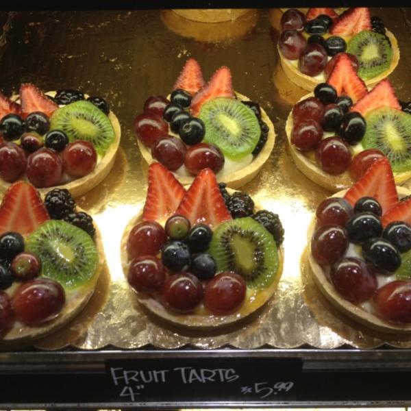 Photo taken at Whole Foods Market by Angela Z. on 3/4/2012-田纳西州纳什维尔市希尔斯伯勒帕克(在沃菲尔德区)4021 Photo taken at Whole Foods Market by Angela Z. on 3/4/2012
