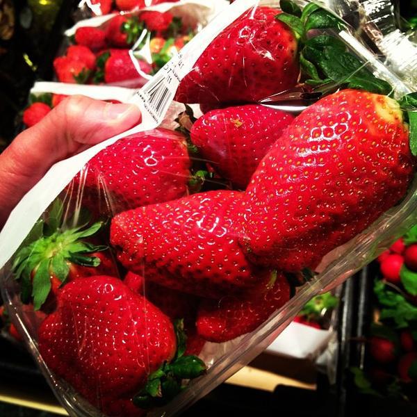 Photo taken at Super Best by Tom~Theerayuth K. on 4/1/2012