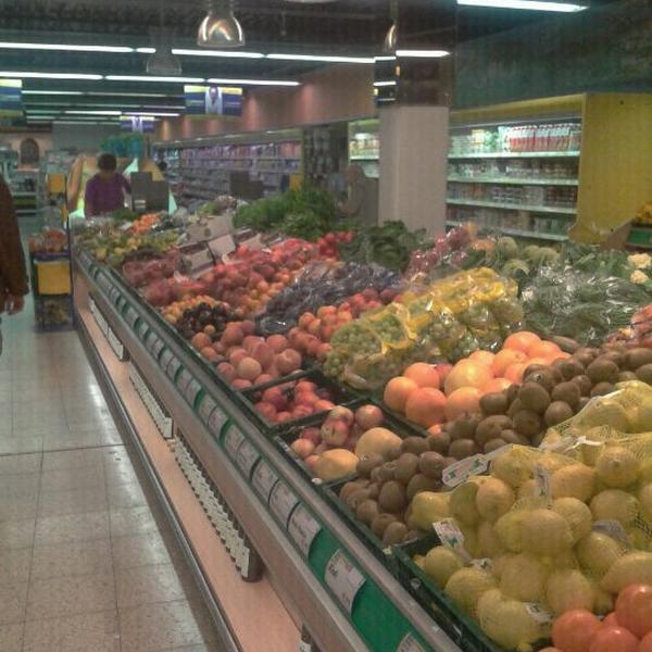 Photo taken at EDEKA Kreuzberg by Iwwit Rollenmodell A. on 8/16/2011