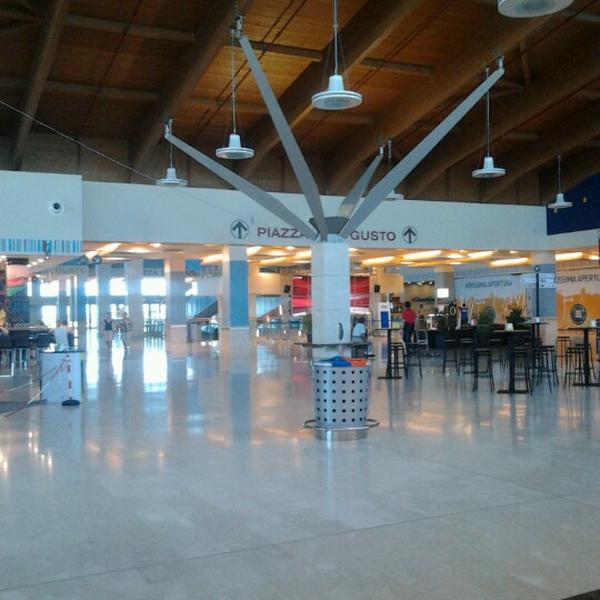 Auchan - Centro Commerciale Porte di Catania图片库 Auchan - Centro Commerciale Porte di Catania图片库