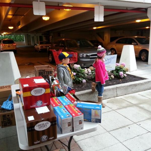 Photo taken at Trader Joe's by Mark F. on 10/13/2012-密歇根州格罗斯波因特克切弗尔大道17028号(在圣母玛利亚大街) Photo taken at Trader Joe's by Mark F. on 10/13/2012