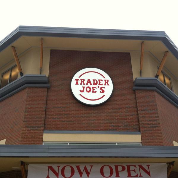 Photo taken at Trader Joe's by Joe I. on 1/4/2013-美国得克萨斯州休斯敦沃斯路南1440 Photo taken at Trader Joe's by Joe I. on 1/4/2013