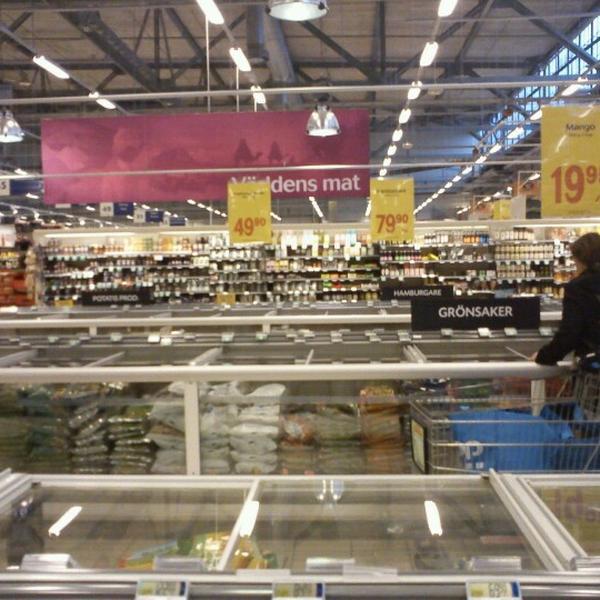Photo taken at Coop Forum Bromma by Julia N. on 10/7/2012-瑞典斯德哥尔摩布洛马伍鲁三达街189号 Photo taken at Coop Forum Bromma by Julia N. on 10/7/2012