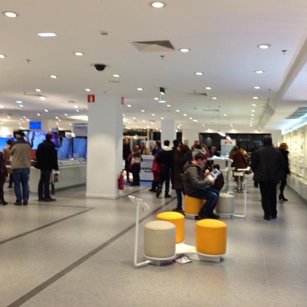 Photo taken at El Corte Inglés (Electrónica, Música, Libros) by Borja on 12/7/2013