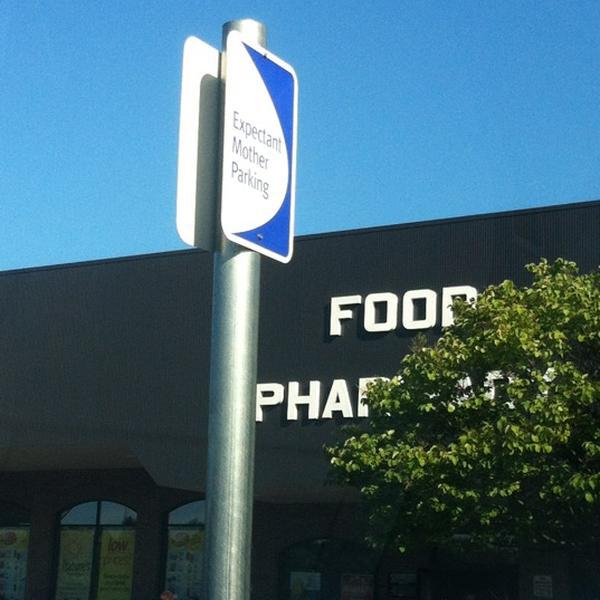 Photo taken at Wegmans by Danny R. on 7/9/2012-美国纽约州锡拉丘兹奥内达加大道4722 Photo taken at Wegmans by Danny R. on 7/9/2012